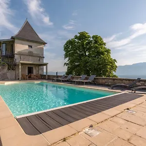 Bed & Breakfast Les Tours Carrees, La Motte-Servolex